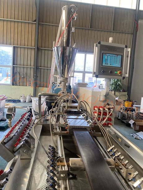 Machinerie en plastique Yongte: conduire l'industrie du sol WPC à de nouveaux sommets