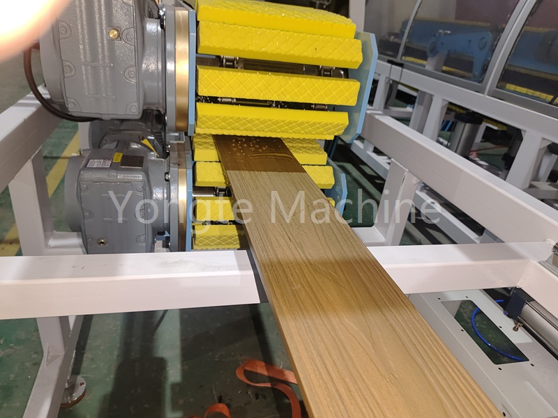 Les machines en plastique Yongte saisissent le terrain élevé du marché en plastique en bois à l'étranger avec une technologie à faible teneur en carbone