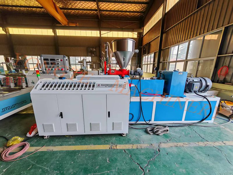 L'équipement d'automatisation des machines en plastique Yongte est populaire en Europe