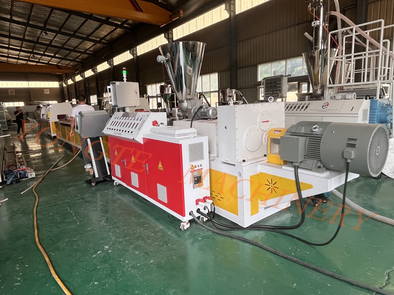 Comment résoudre le problème de production de la creux du câble en PVC? Yongte Plastic Machinery fournit des solutions innovantes