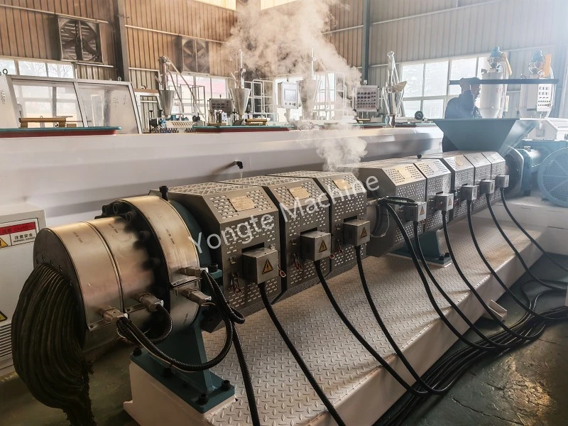 Commande d'une extrudeuse parallèle à double vis pour le recyclage des déchets de films en Afrique