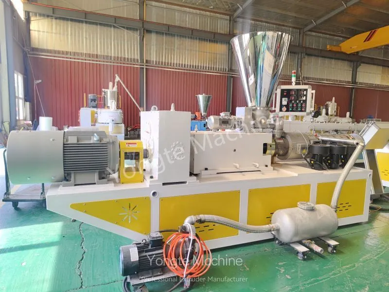 Machine d'extrusion de plastique