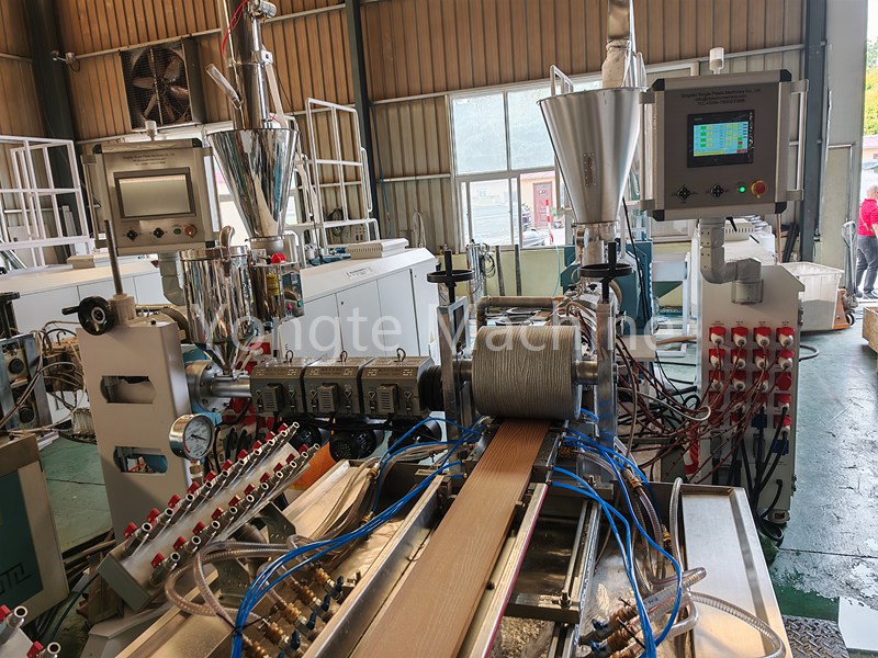 Machine en plastique en bois / machine à panneaux de construction WPC