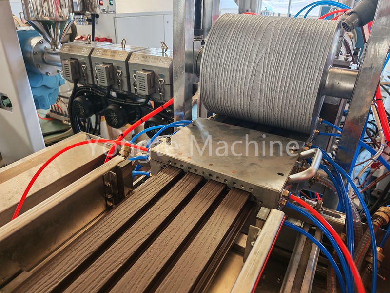 Machine en plastique en bois / Panneau mural WPC Machine de co-extrusion
