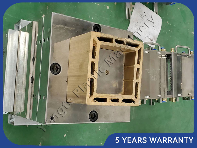 Ligne de production de colonnes WPC en bois et plastique