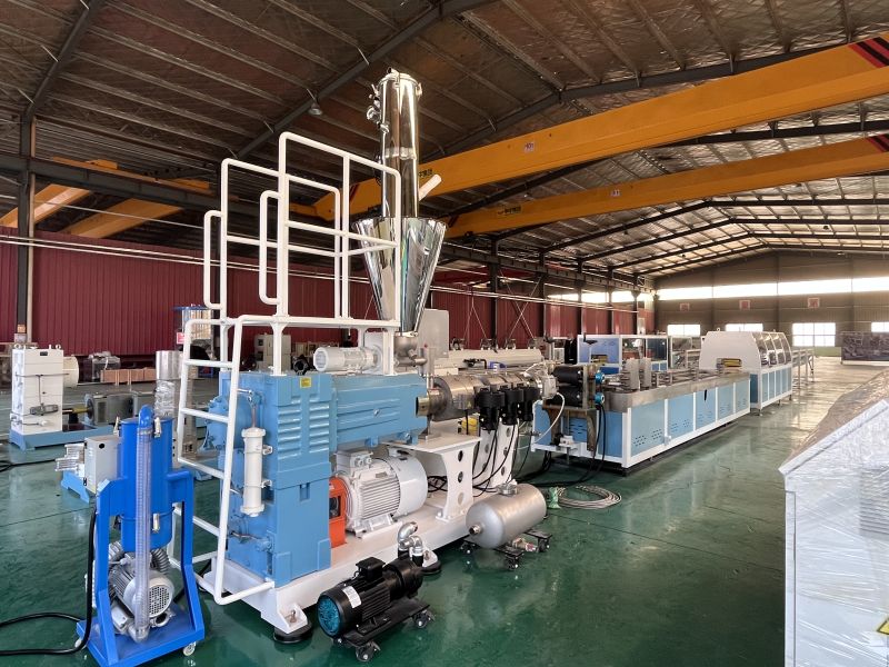 Quelles sont les pièces portables de l'extrudeuse WPC ?