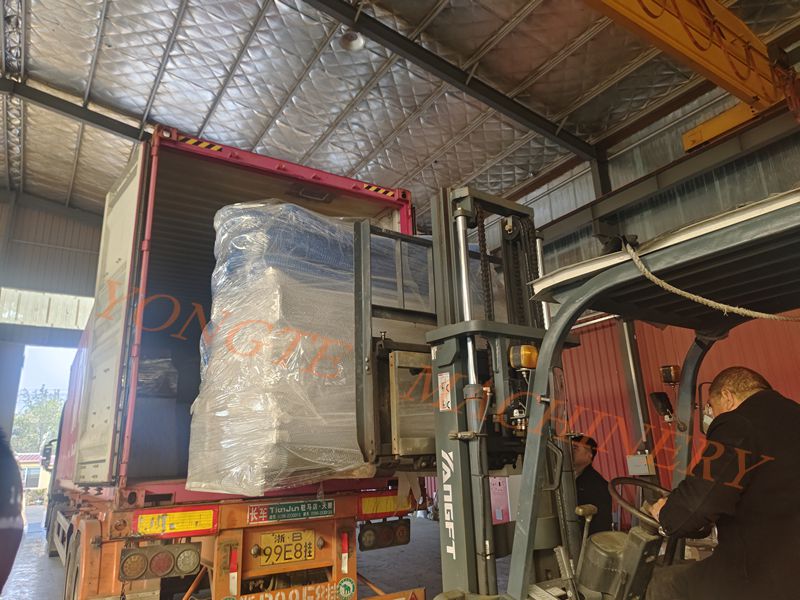 L'équipement de panneau de porte WPC de Yongte Plastic Machinery fait son apparition sur le marché saoudien