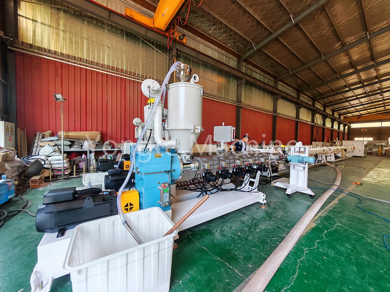 Machine à tuyaux PPR pour le client de l'Algérie