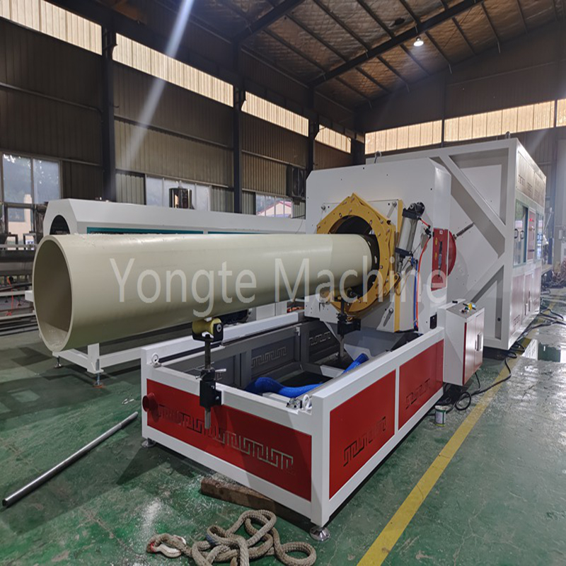 Les machines en plastique Yongte surmontent des goulots d'étranglement de production dans des tuyaux en PVC de 600 mm de diamètre