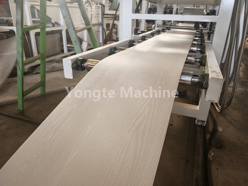 Machine à sol LVT testée avec succès