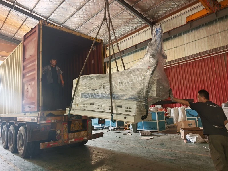 Livraison d'une machine de pelletisation de plastique à un client africain