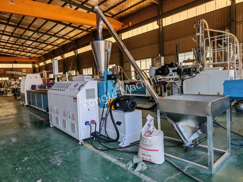 Mise en service réussie d'une ligne de production de tuyaux de trempage en mousse de caoutchouc pour un client indien