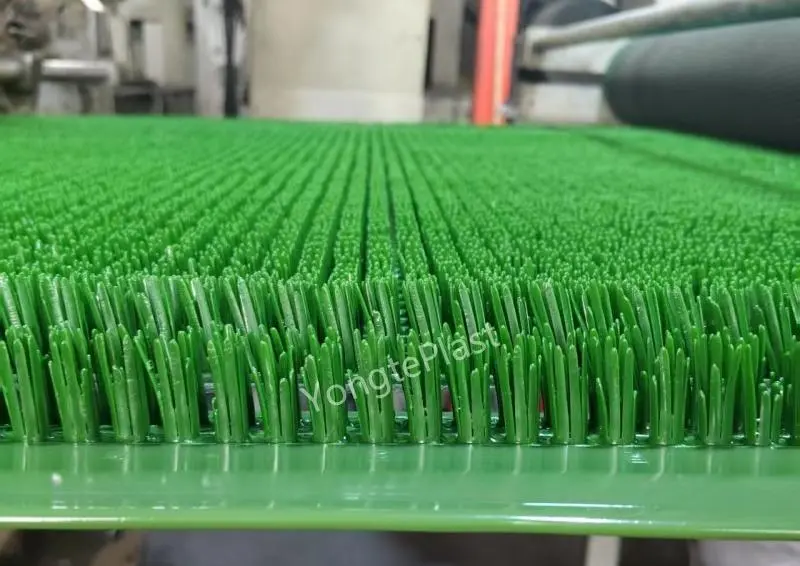 Machine de fabrication d'herbe à l'orpaillage