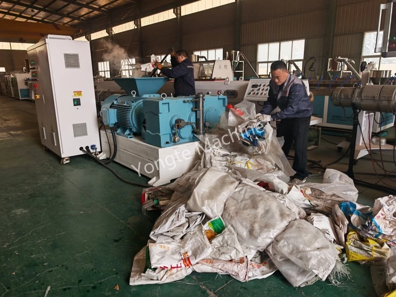 Recyclage de film plastique en Afrique avec extrudeuse à double vis parallèle