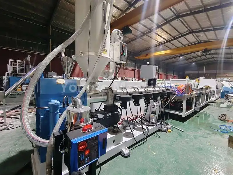 Machine à bois en plastique